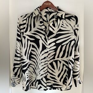🌻 Black & White Leaf-Print Button-Up Blouse 🌻